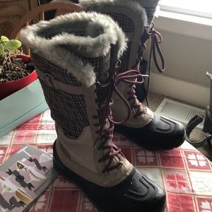 EUC north face snow boots